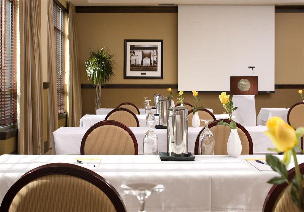 Sheraton Hotel Minneapolis Midtown Exterior foto